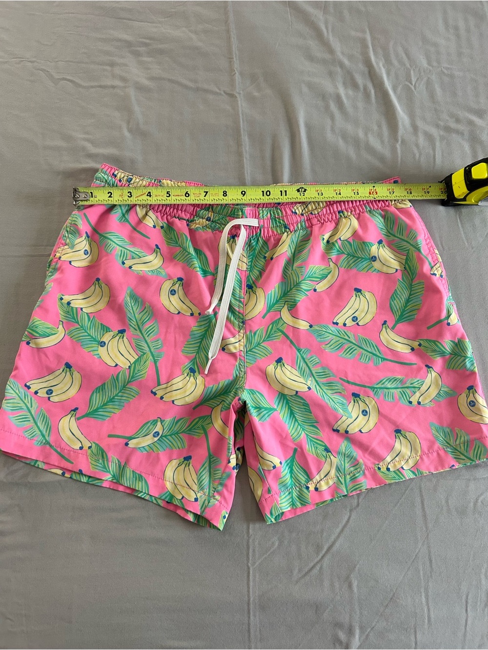 Chubbies Men's Tropical Banana Print Pink Swim Shorts L Elastic Waist Drawstring - Picture 7 of 8